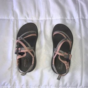 Brand:CHACO   Size:Girl’s 2    Color:Gray and Pink
